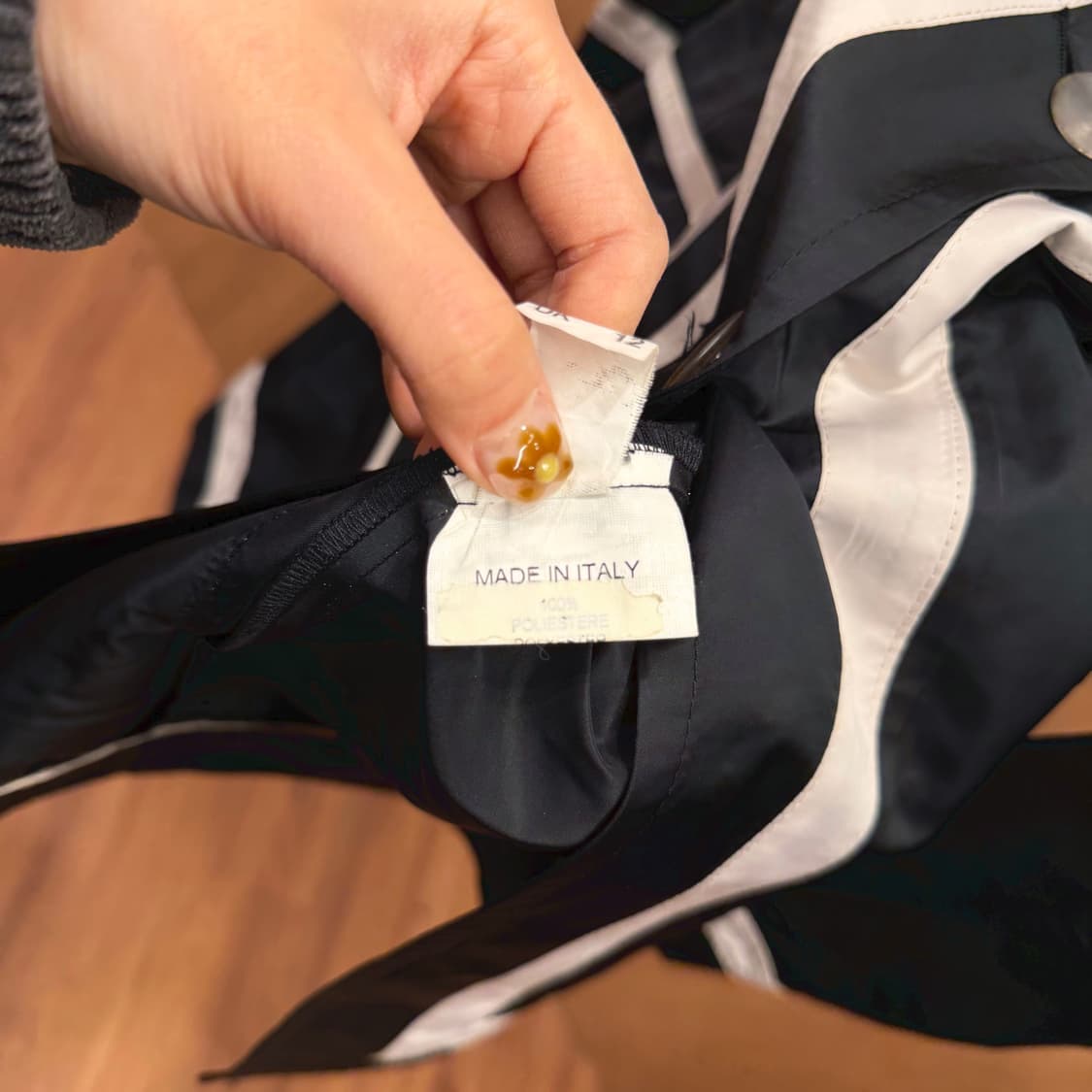 마리아니 코트 배색 파이핑 디테일 싱글 버튼업 디테일 레귤러핏 블랙 상품이미지7