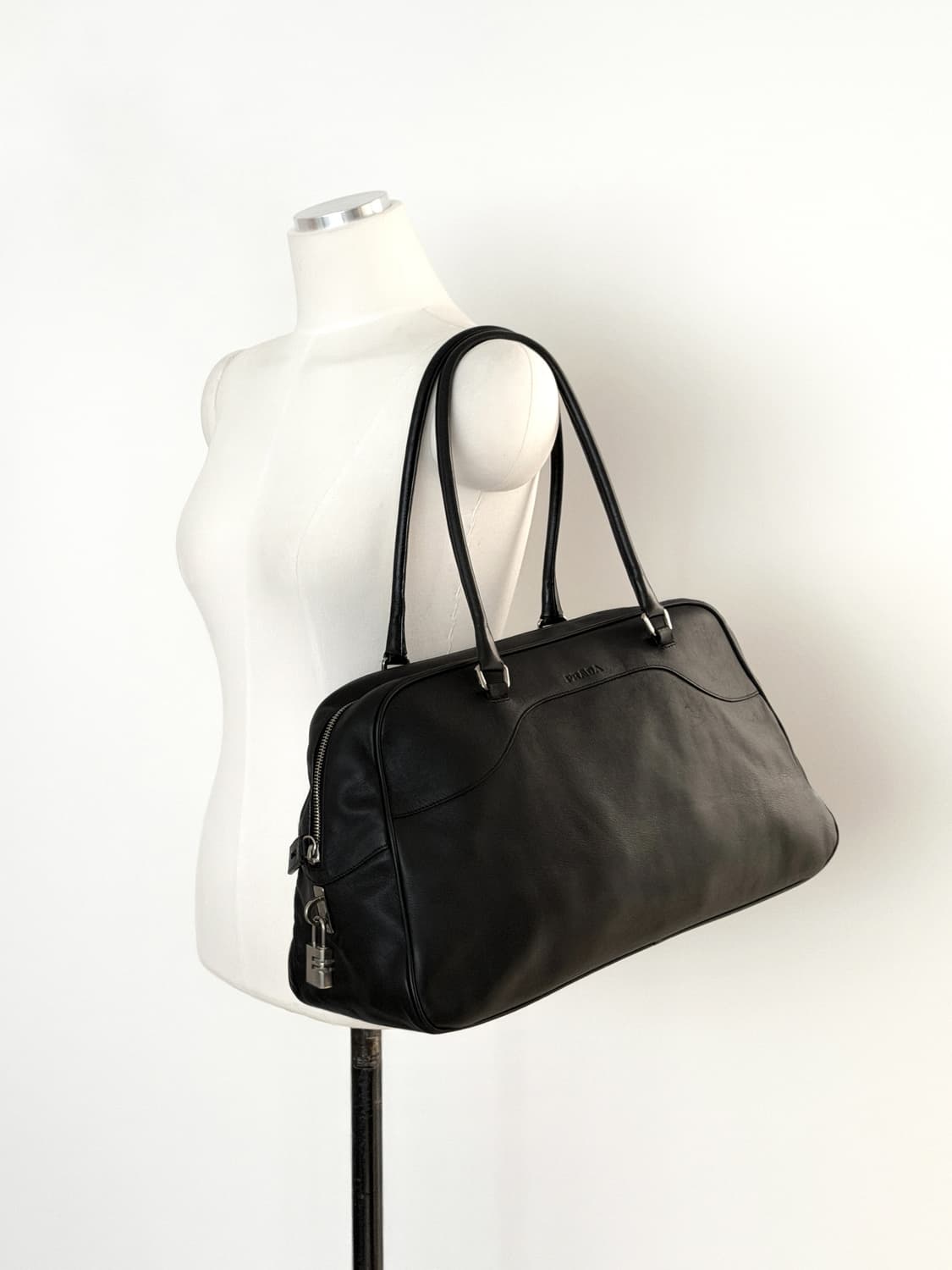 프라다 레더 볼링백 상품이미지1