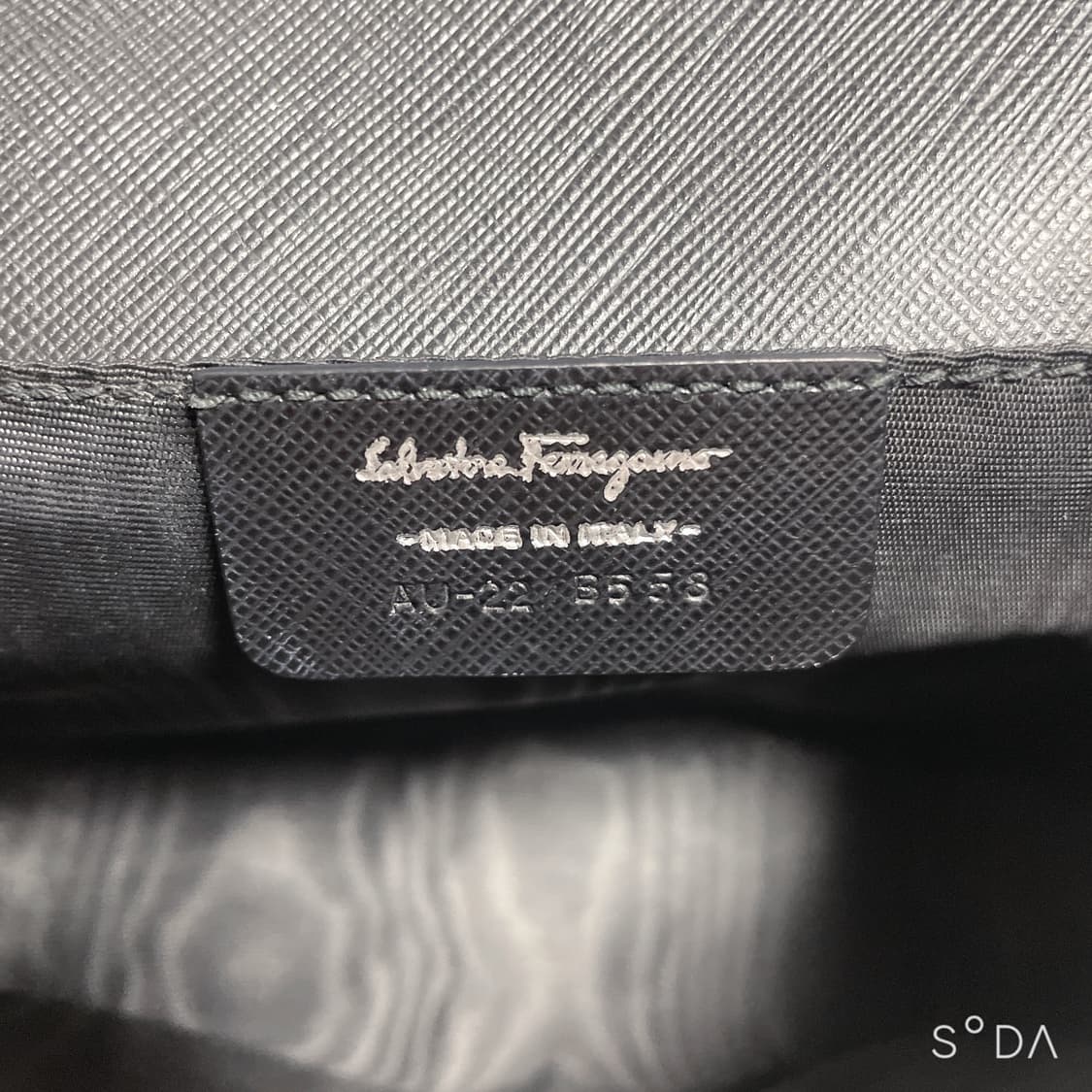 페라가모 체인 미니 크로스백 블랙 상품이미지9