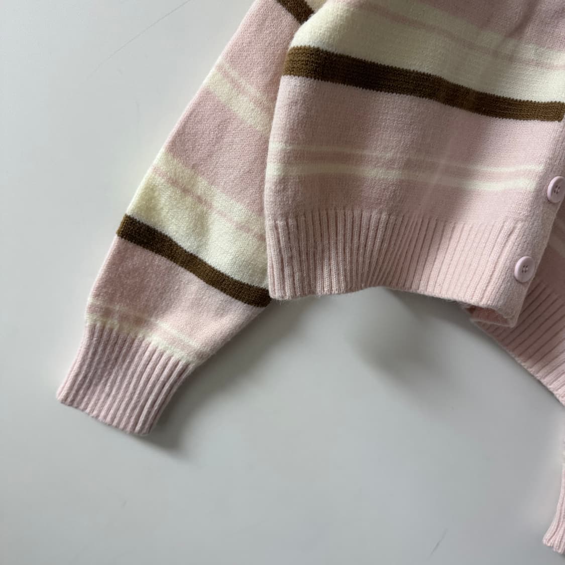 새상품 여자 브이넥 크롭 가디건 상품이미지2