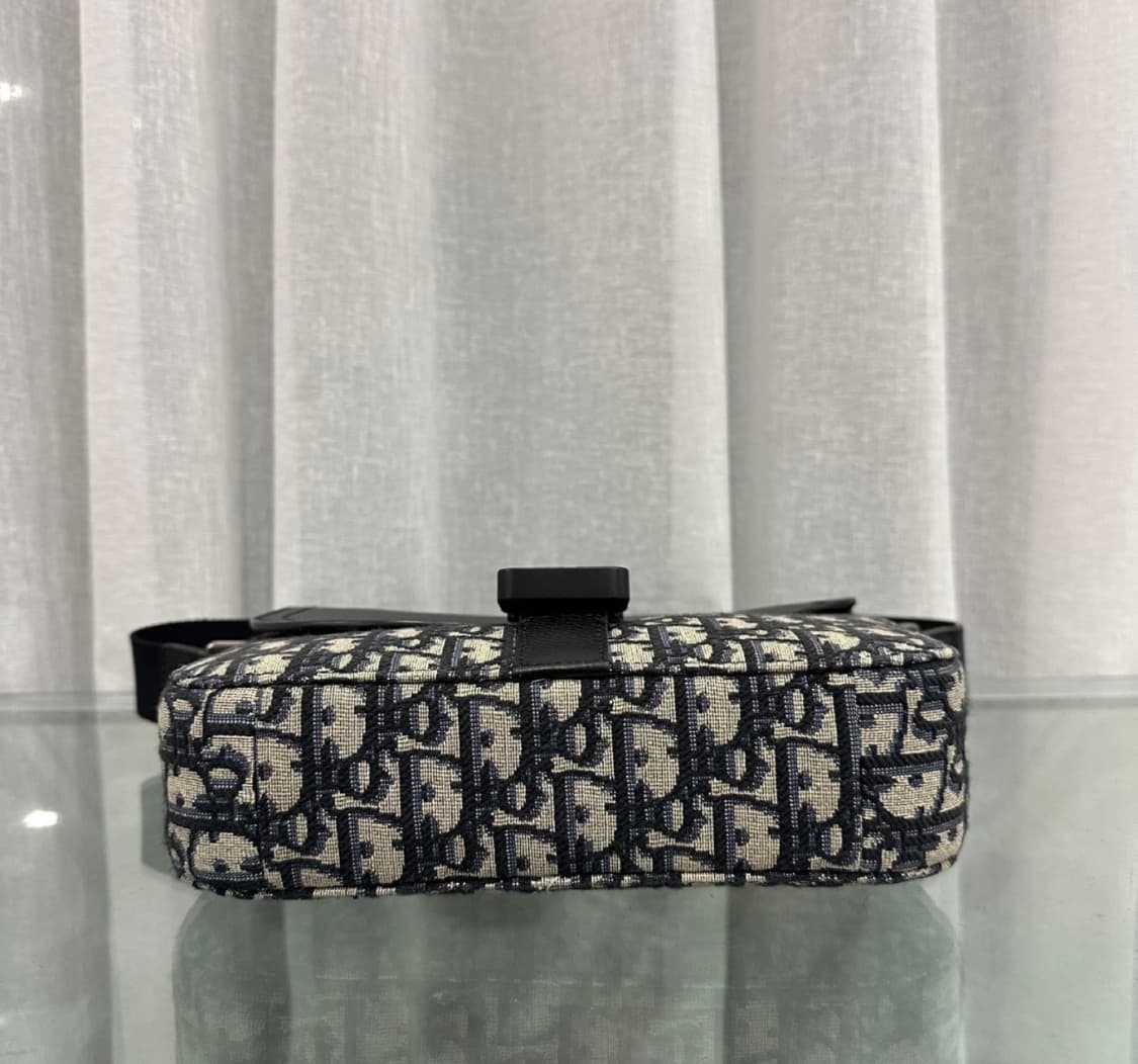 디올 오블리크 새들 플랩 메신저백 베이지 상품이미지5