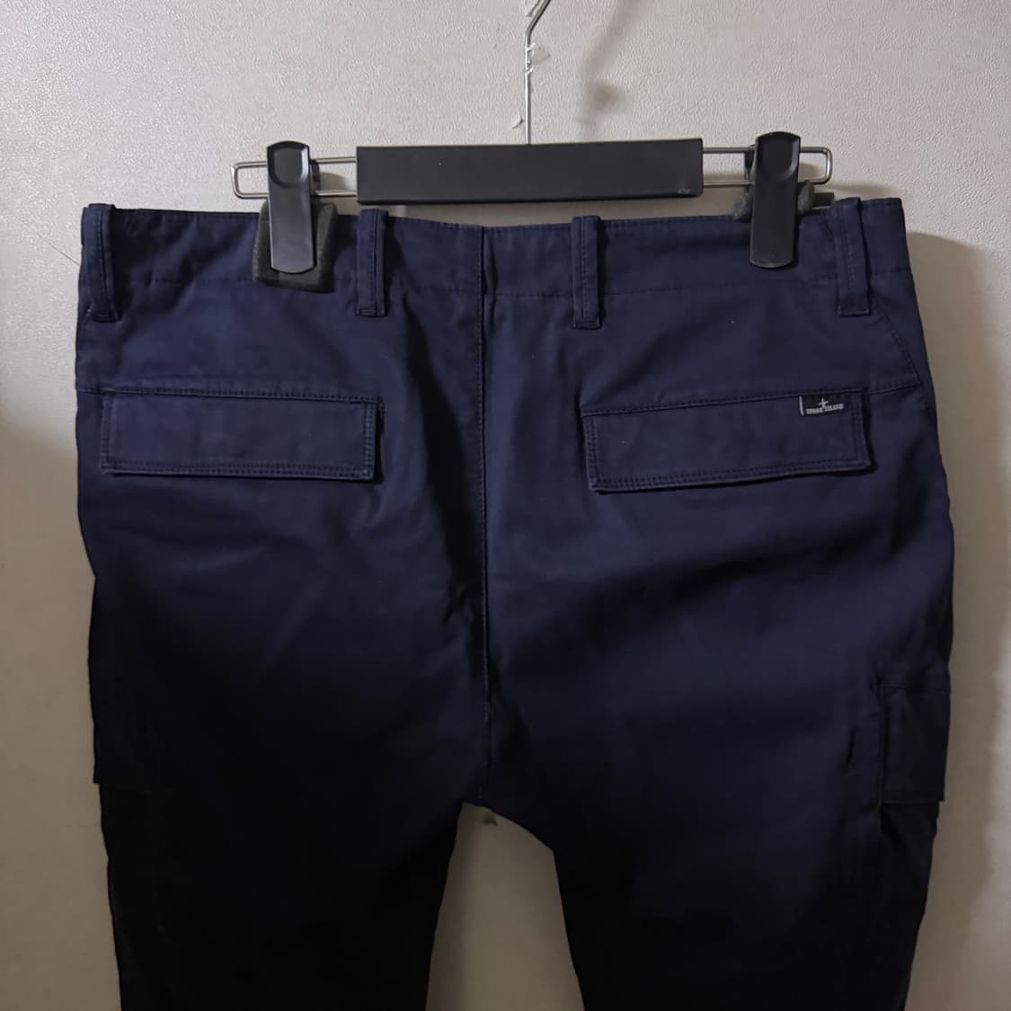 스톤아일랜드 남성 코튼 네이비 카고 팬츠 (남성 32-33정도) 상품이미지3
