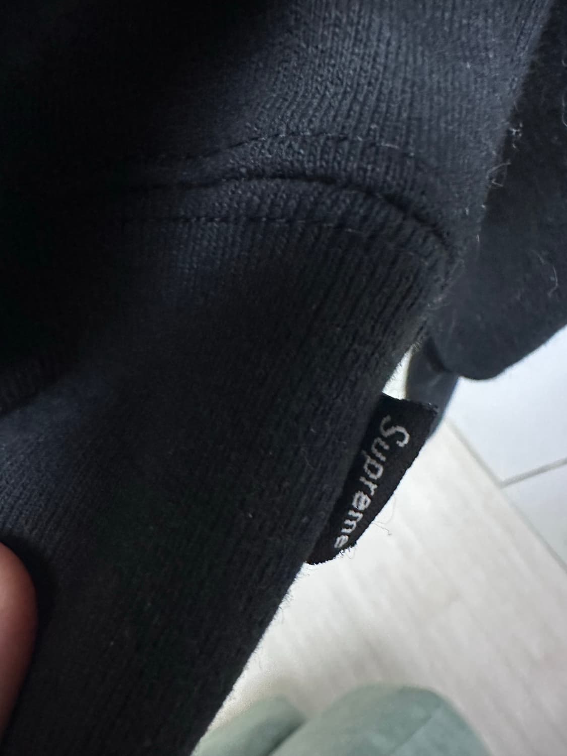 슈프림 x 트레셔 크루넥 블랙 -24F 상품이미지5