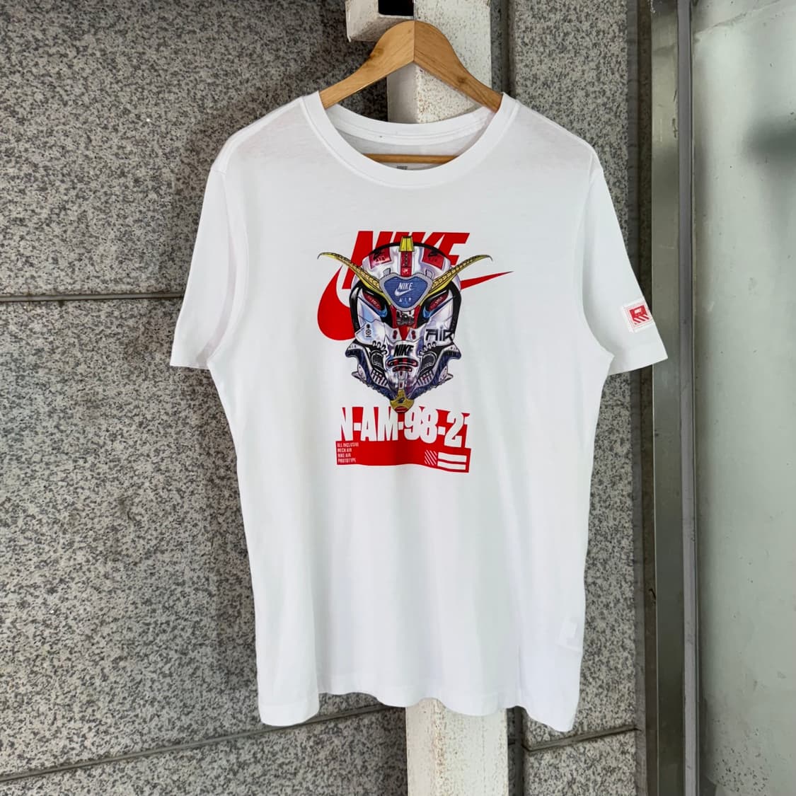 나이키 건담 오마주 그래픽 반팔티 상품이미지1