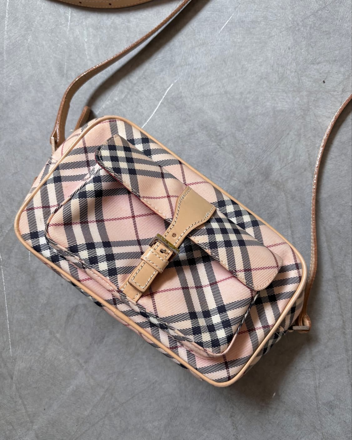 Burberry 버버리 블루라벨 핑크 노바체크 크로스백 상품이미지4