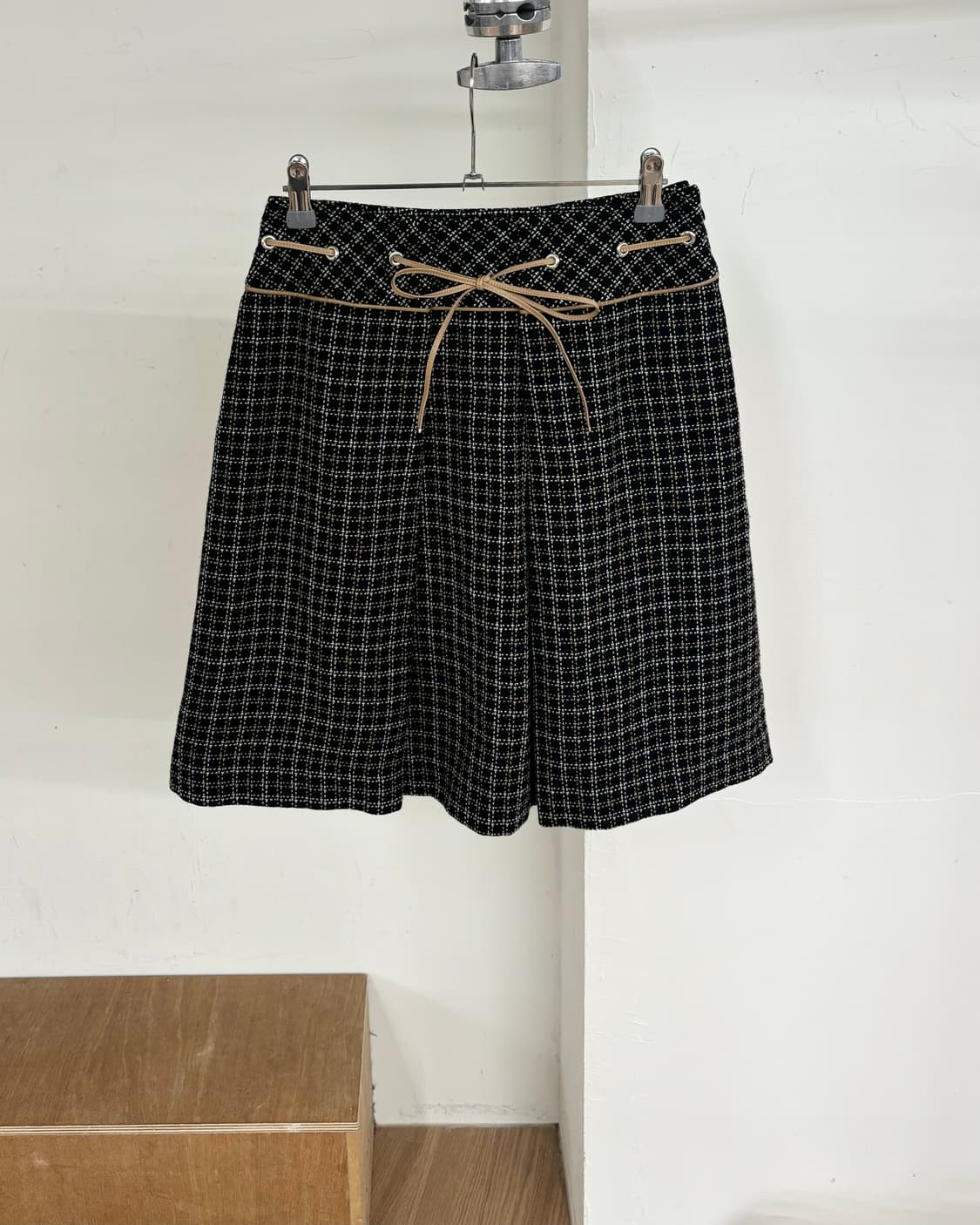 꾸레쥬 텍스처 니트 미니 스커트 상품이미지1