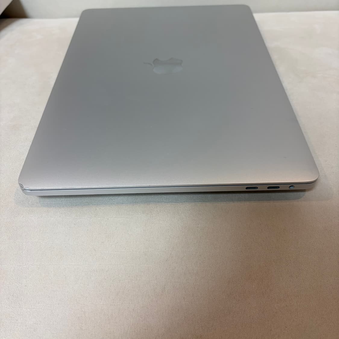맥북 프로 2019 13인치 실버 512기가 상품이미지3