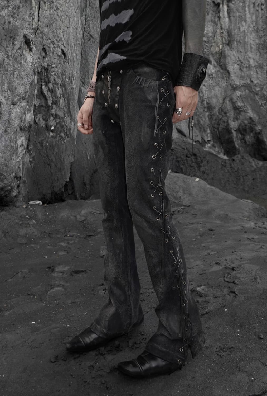 (판매,교환)the space bet ween us black snake 상품이미지4