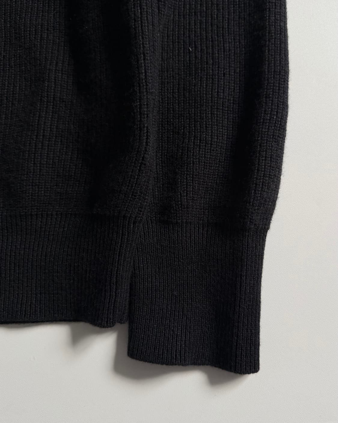 Burberry 버버리 코튼캐시미어 블랙컬러 브릿 하프집업 니트 상품이미지7