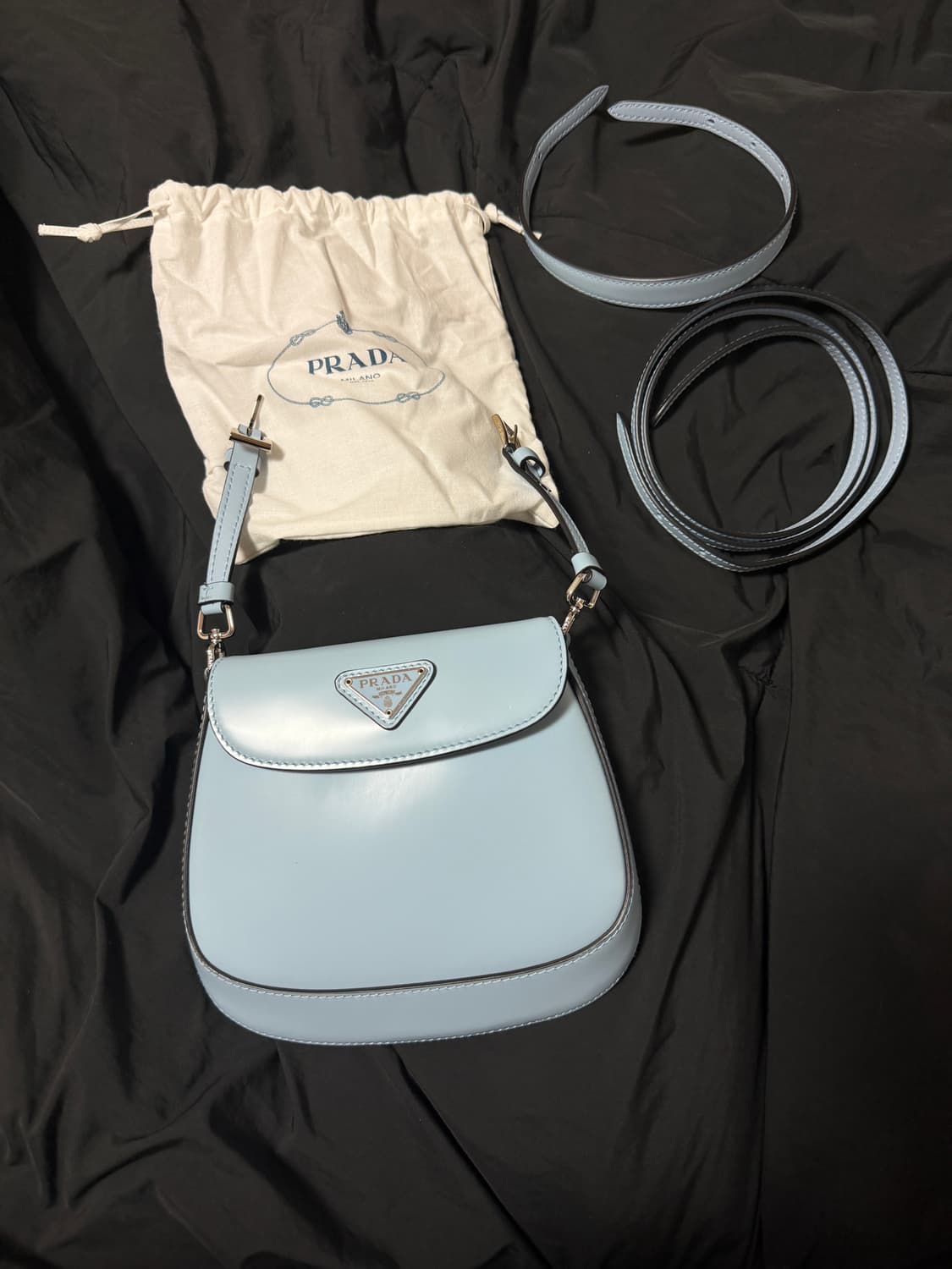 프라다 삼각로고 브러시드 레더 미니 클레오백 상품이미지4