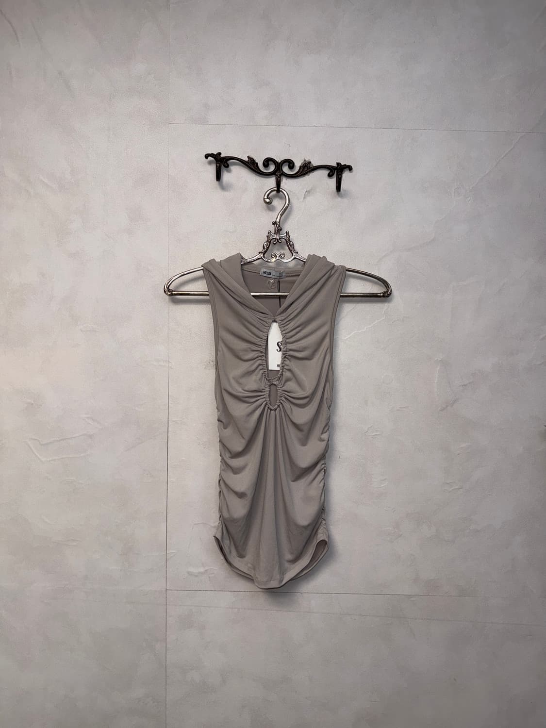 HILLDA Hole Sleeveless Hoodie (새제품) 상품이미지4