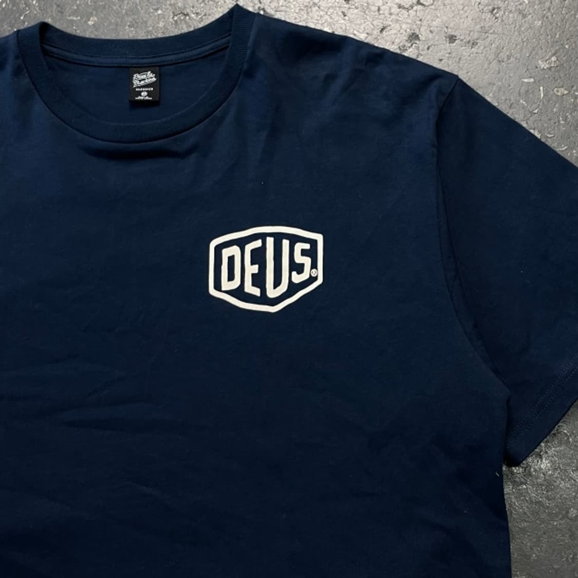 105 데우스 엑스 마키나 반팔티  상품이미지2