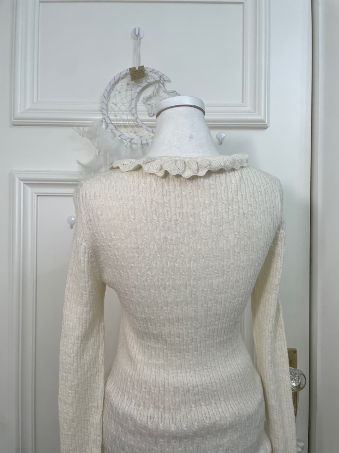 ivory crochet ruffle point slim knit top 상품이미지4