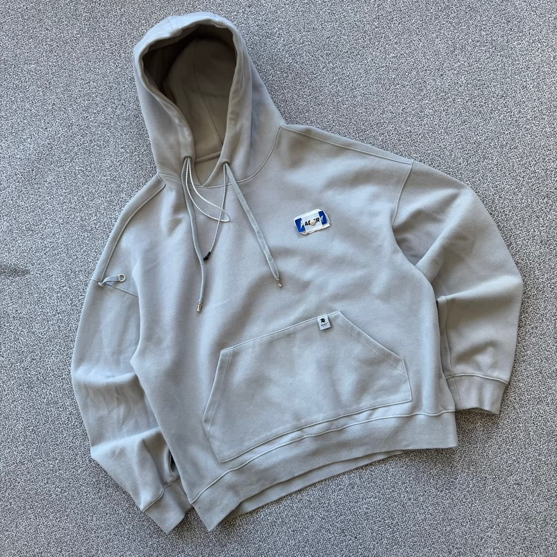 아더에러 후드티 상품이미지1