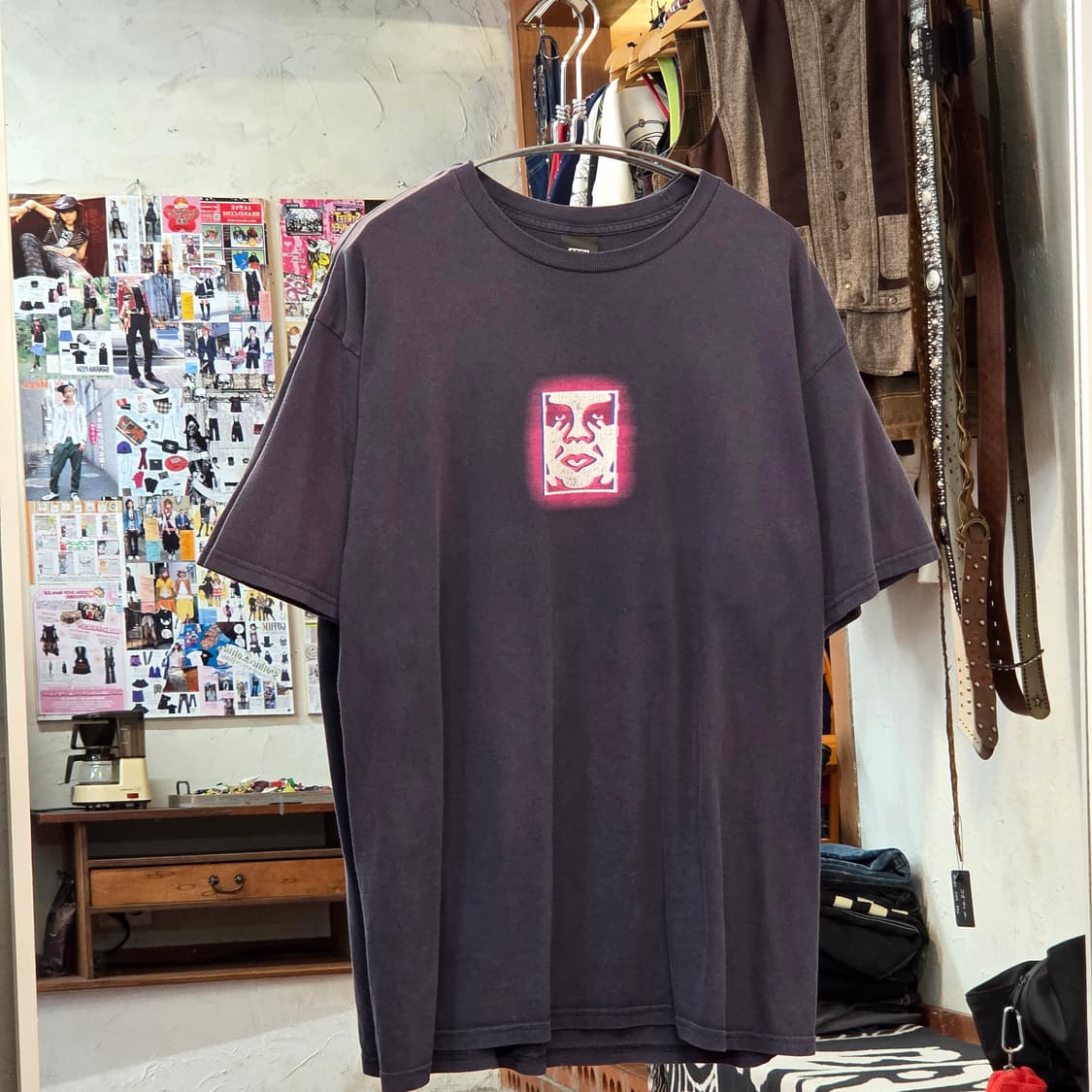 오베이 차콜 오버핏 프린팅 반팔 상품이미지1