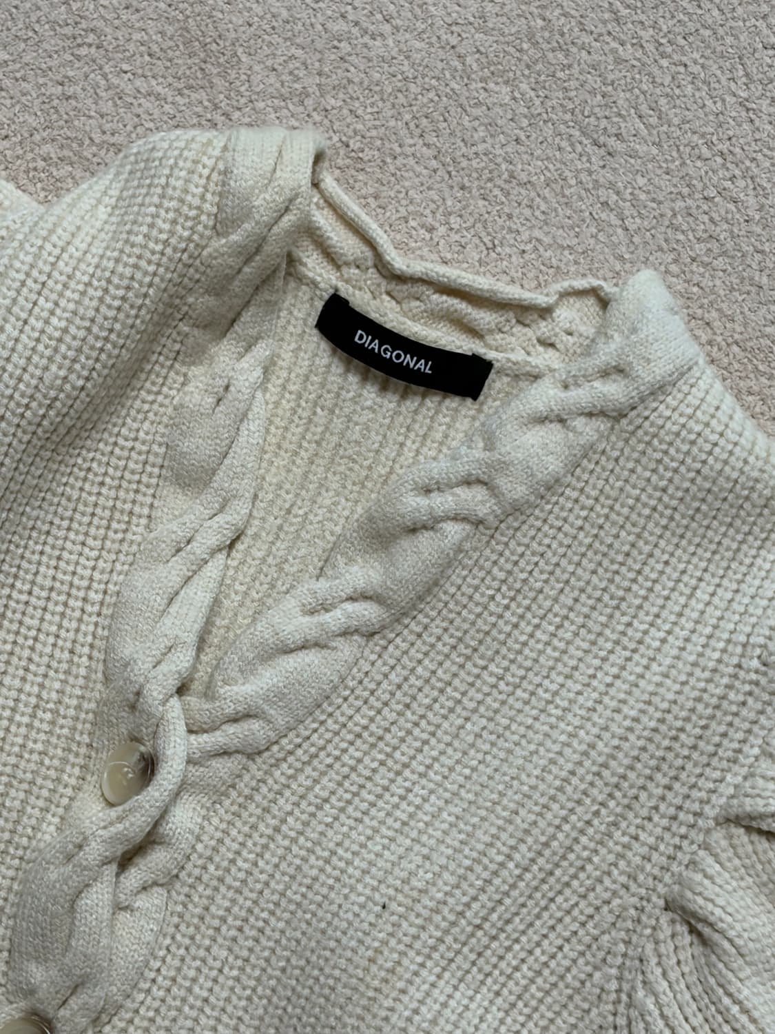 DIAGONAL 케이블 니트 가디건 아이보리 상품이미지1