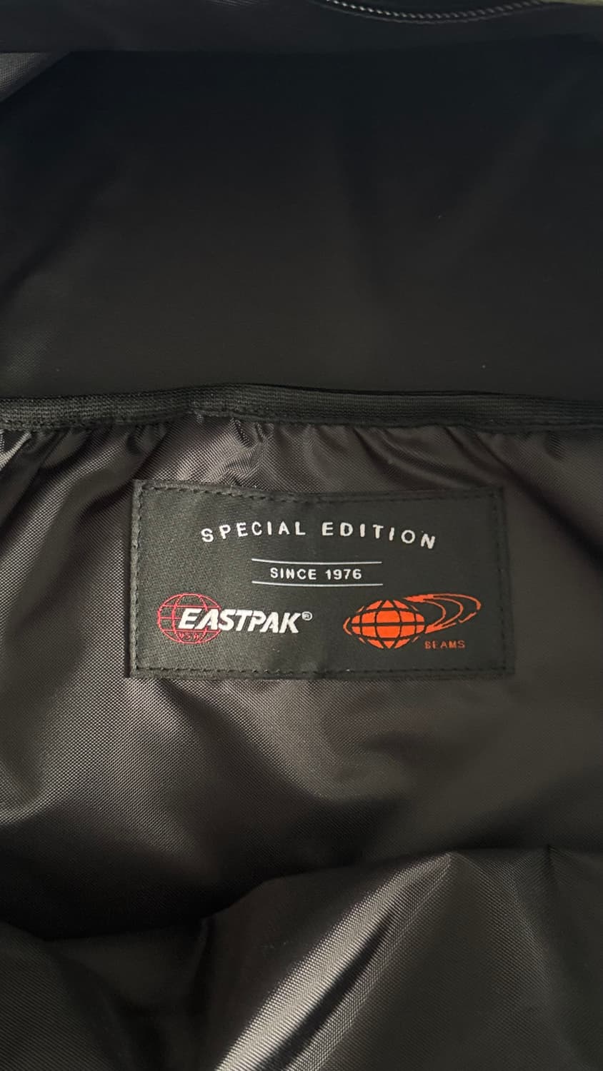 이스트팩 X 빔즈 패디드 패커 XL 올리브 상품이미지6