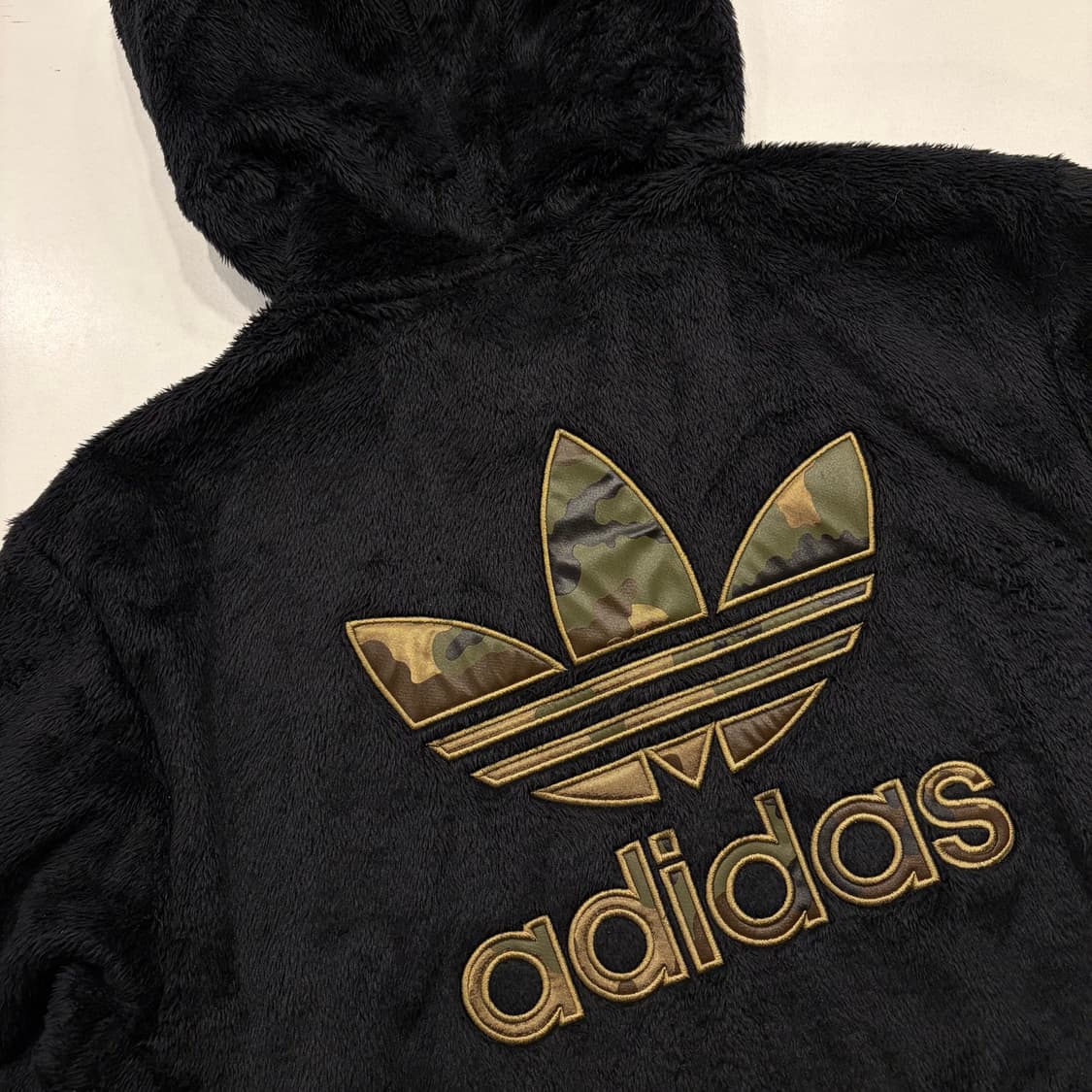 [95] 아디다스 블랙 퍼 후드집업 카모 빅로고 B790 상품이미지10