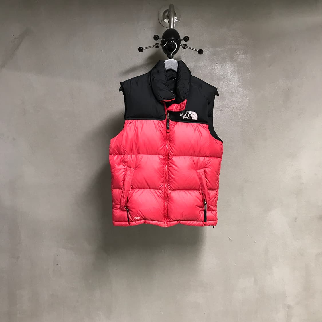 노스페이스 700 패딩 조끼 레드 85 상품이미지1