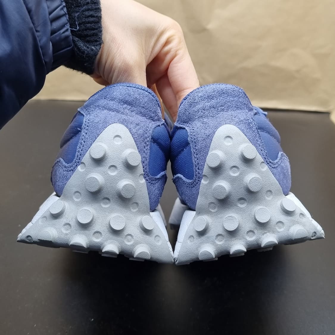 뉴발란스 327 블루 여성운동화240 상품이미지4