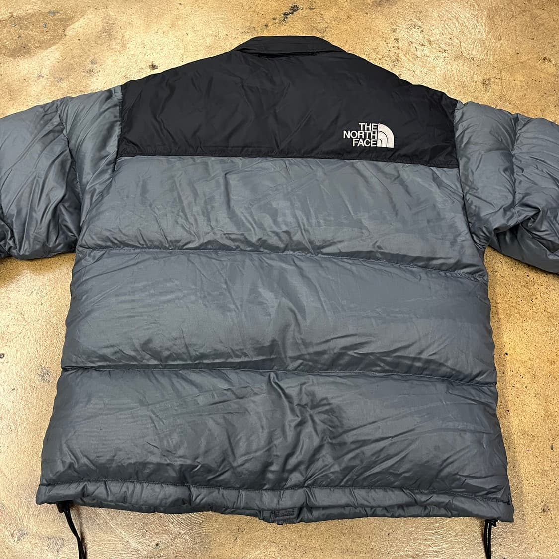 노스페이스 그레이 눕시 패딩 상품이미지4
