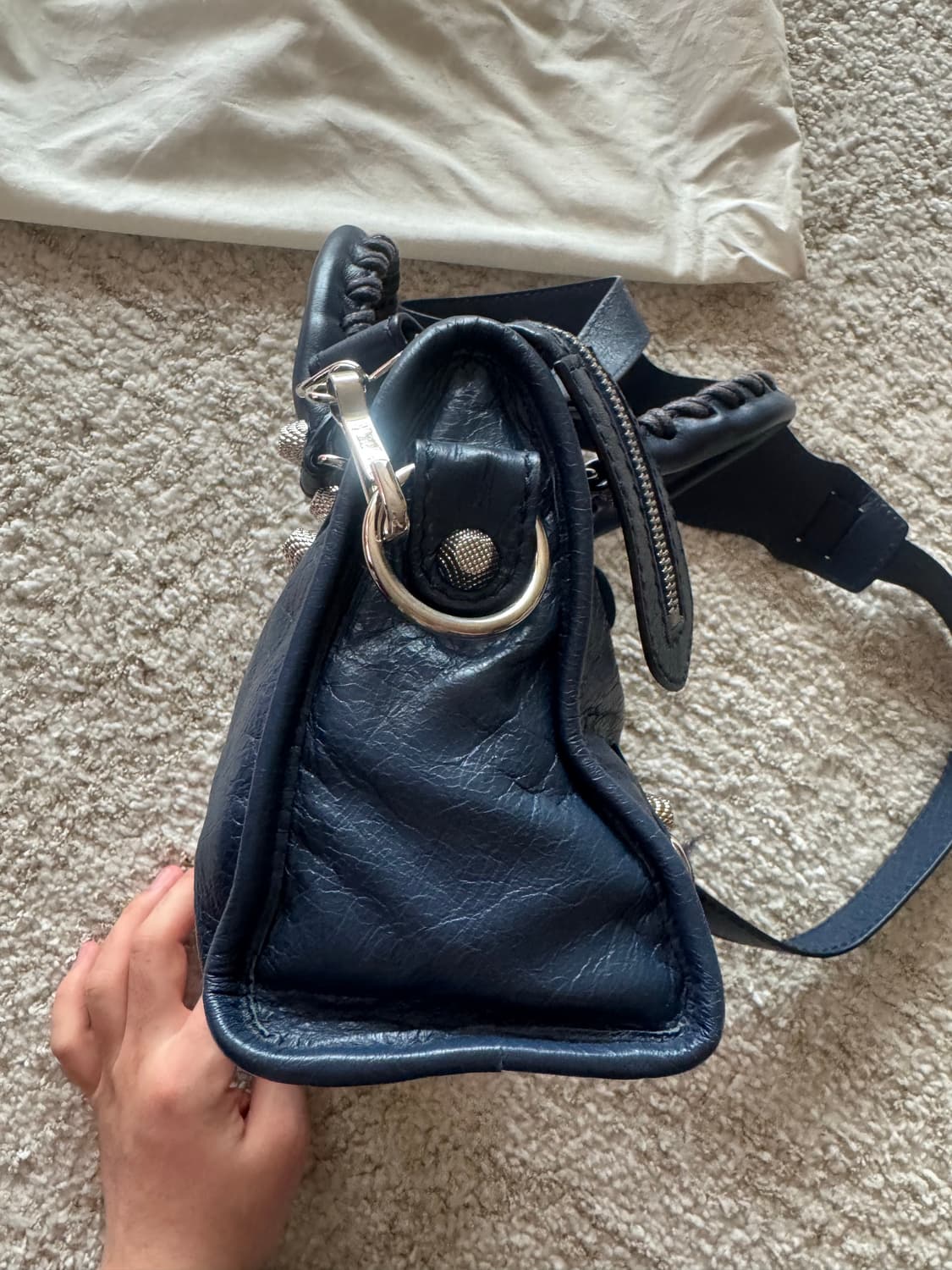 발렌시아가 클래식 시티 모터백 스몰 네이비 은장 상품이미지3