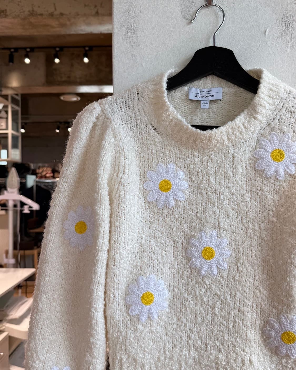 앤아더스토리즈 아이보리 데이지 자수 니트  상품이미지4