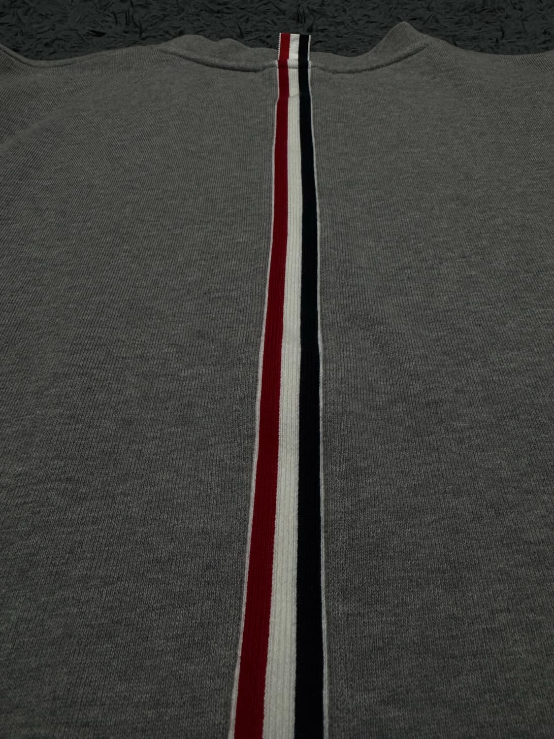 톰브라운 백삼선 맨투맨 5사이즈 그레이 상품이미지4