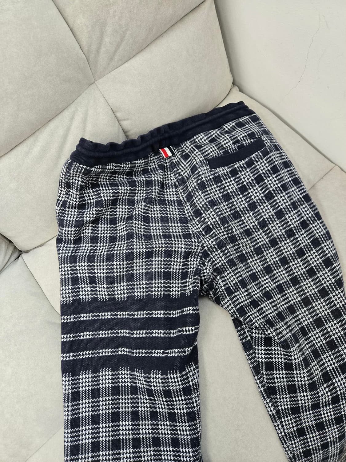 [보증서 정품] 톰브라운 체크 조거팬츠 상품이미지3