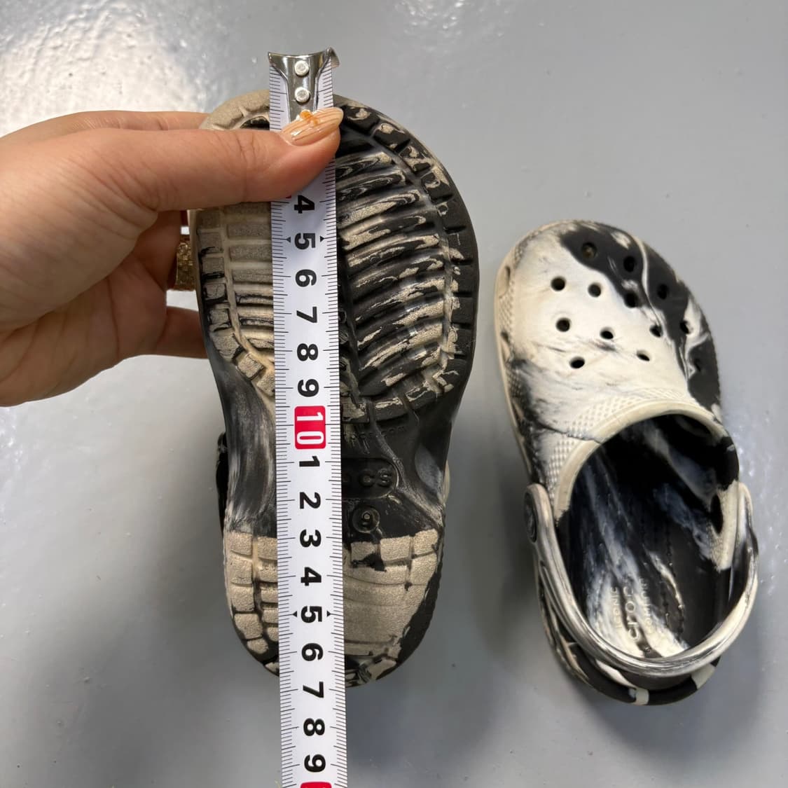 9 크록스 키즈 클래식 마블 슬리퍼 0406J 상품이미지10