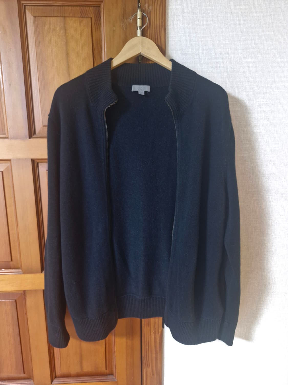 코스 니트집업 블랙 M (실측100~105) 상품이미지2