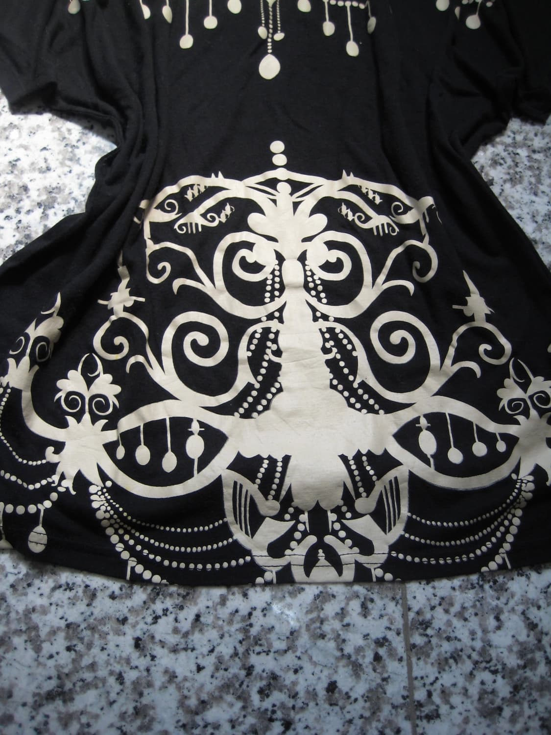 Baroque Graphic Black Loose Top 상품이미지5