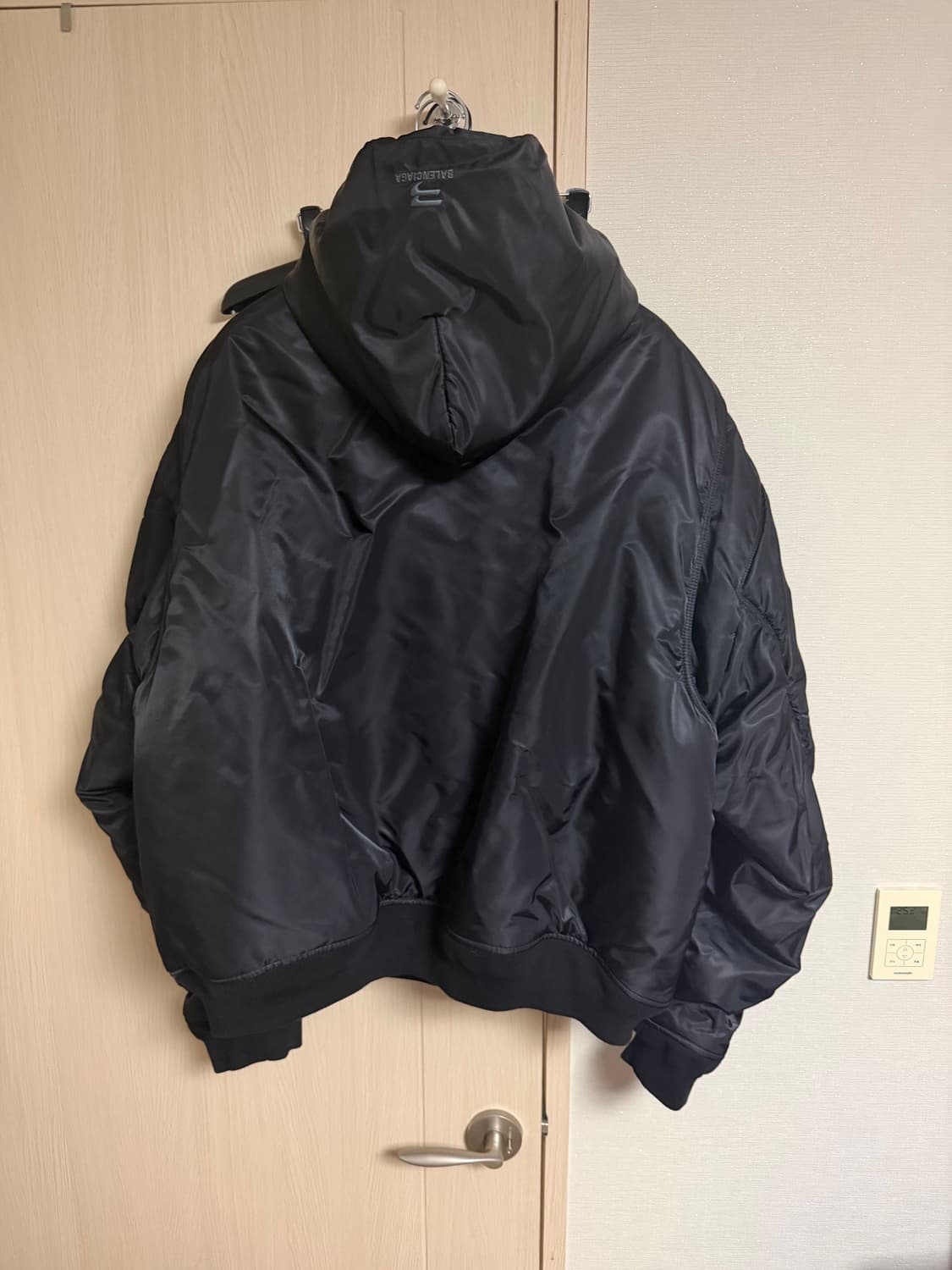 발렌시아가 풀오버 봄버 후드 자켓 마원 상품이미지3