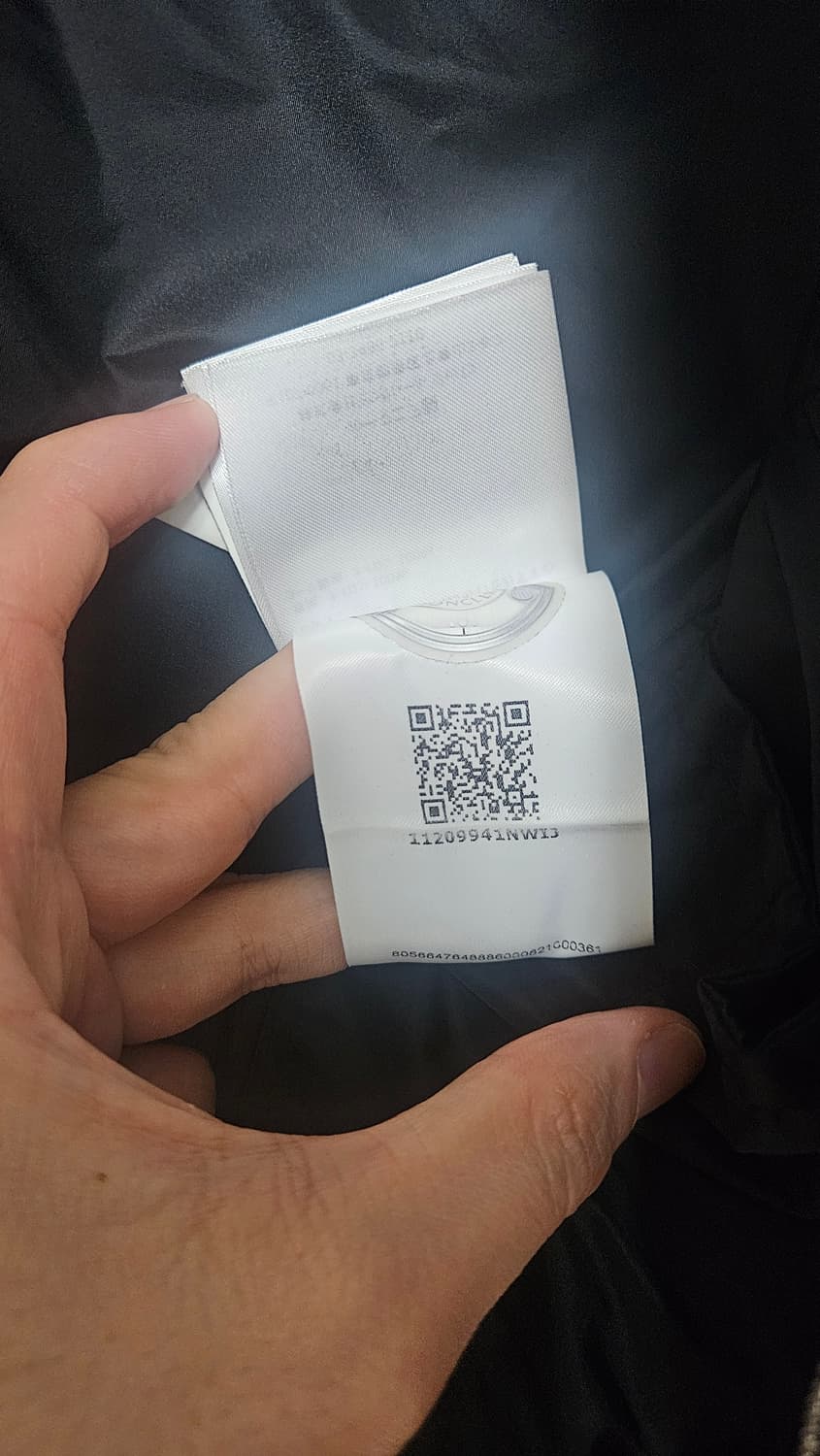 몽클레어 삼선 스트라이프 블랙 바람막이 상품이미지5