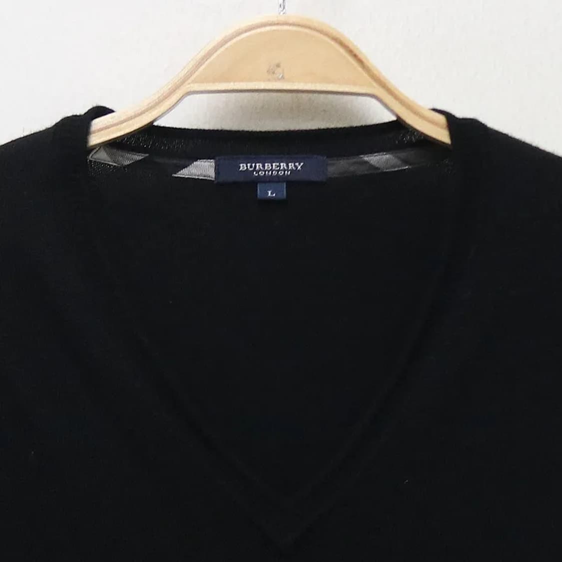 버버리런던 블랙 브이넥 울 혼방니트 60109 상품이미지3