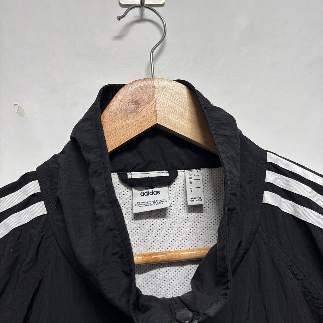 아디다스 검흰 빅로고 바람막이 상품이미지4