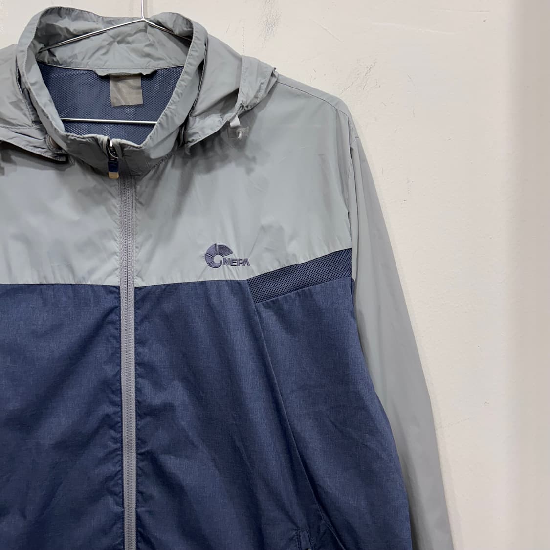 네파 에어테그 배색 초경량 후드 바람막이 상품이미지1