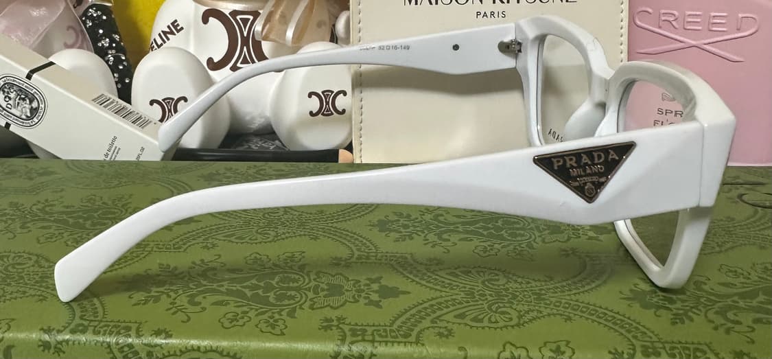 프라다 화이트 뿔테 안경 상품이미지3