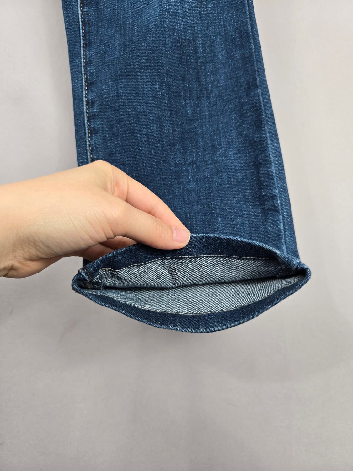 [무료배송]리바이스 27 여성 712 슬림 스판 데님 팬츠 청바지 상품이미지4