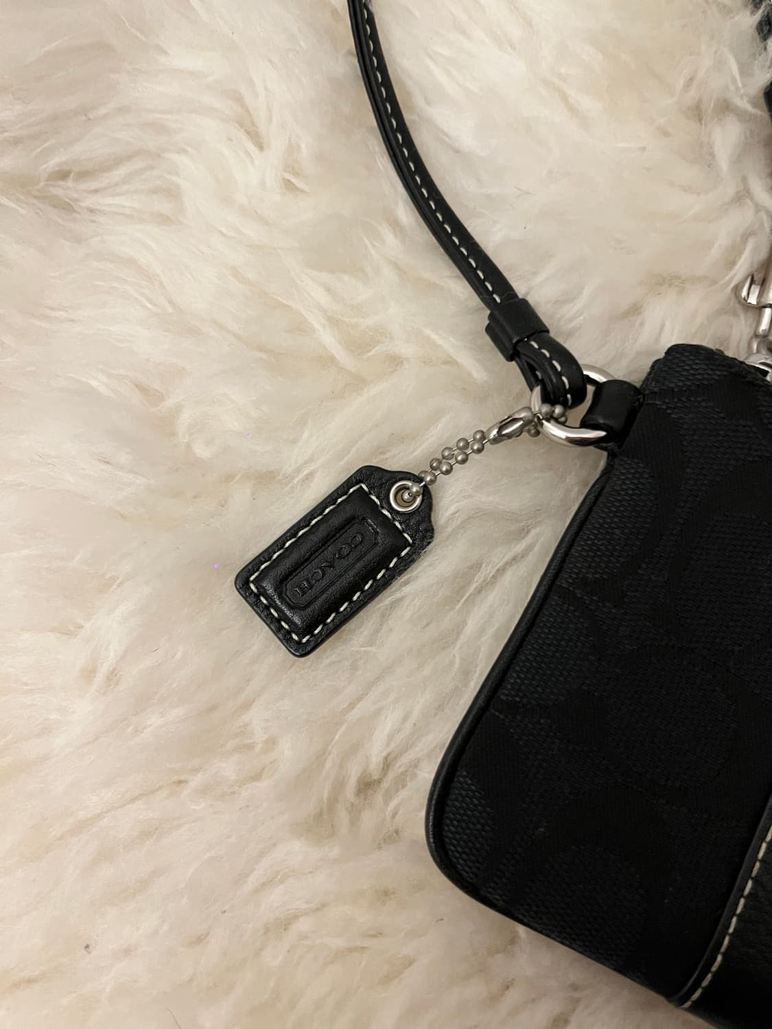 Coach Mini Black Wallet 상품이미지3