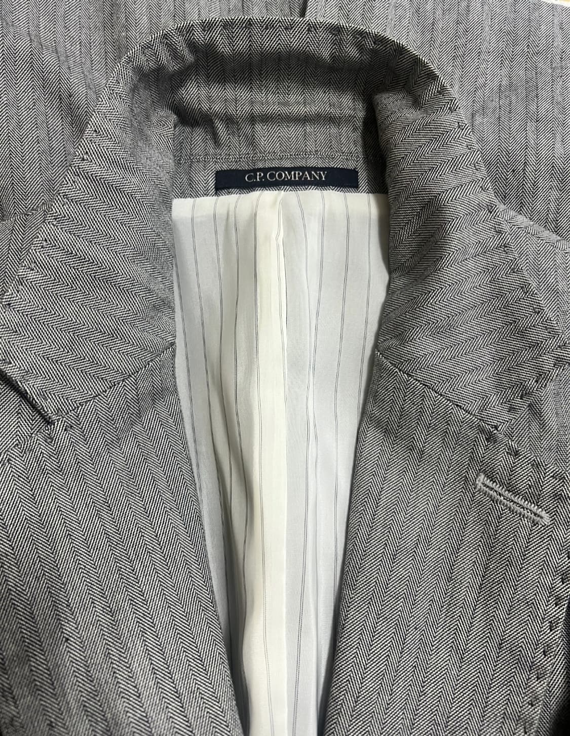 씨피컴퍼니 남성 스트라이프코튼자켓

 상품이미지4