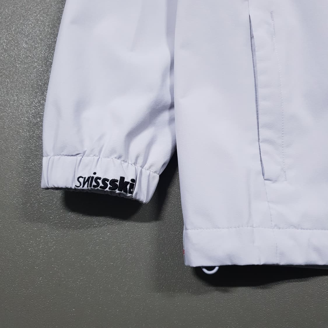 여성 85) 데상트 신형 21FW 스위스스키팀 아우디 후드 바람막이 자켓 상품이미지4