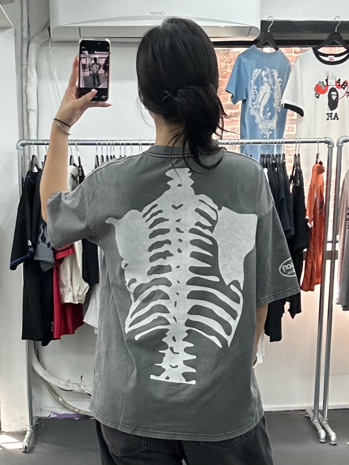 밴슨 레더 본 프린팅 티셔츠 상품이미지3