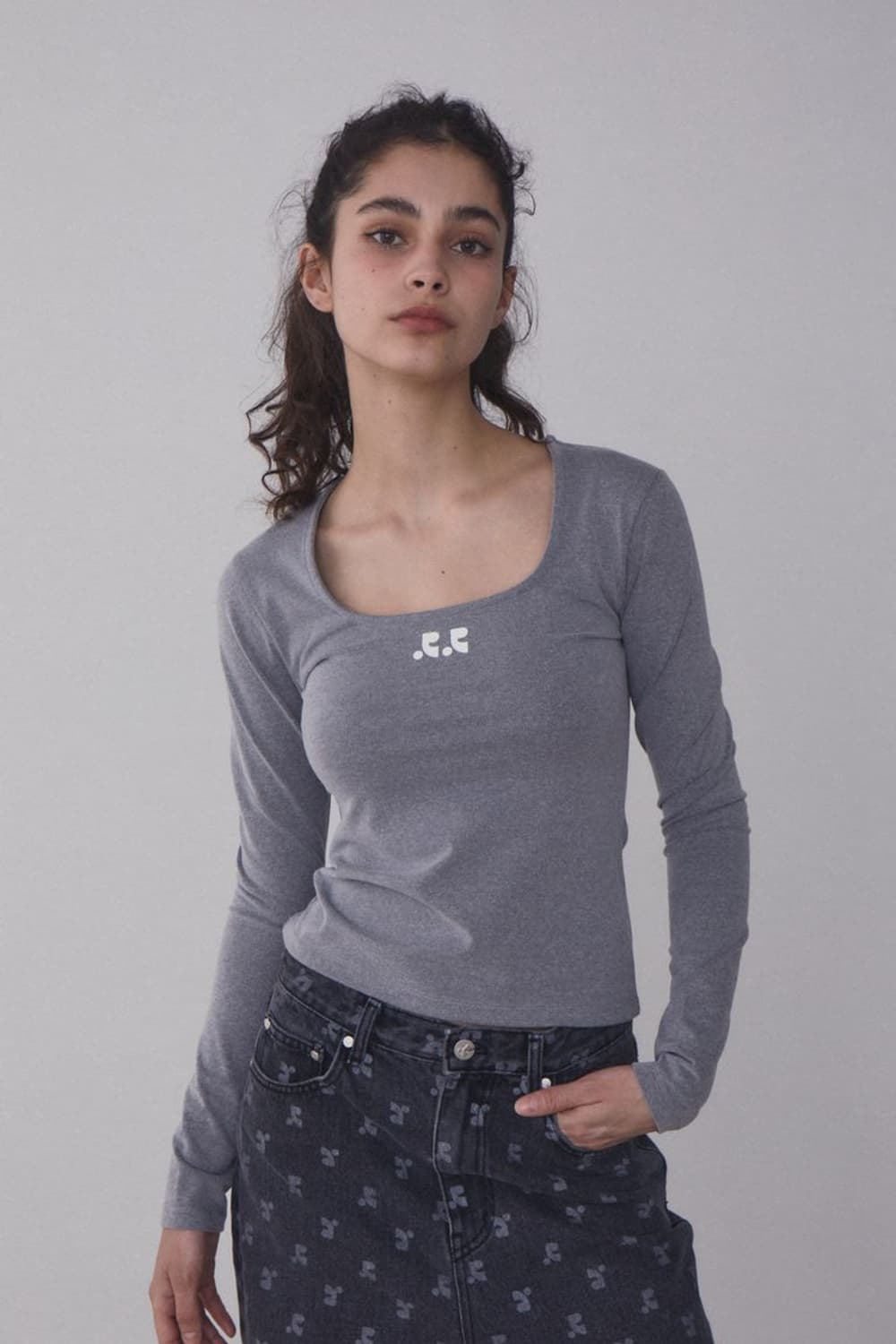 레스트앤레크리에이션 rest&recreation 스퀘어넥 롱슬리브 티셔츠 상품이미지1