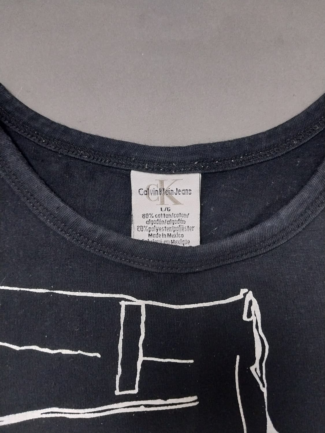 [L] 캘빈클라인 진스 드로잉 데님 그래픽 반팔 티셔츠 상품이미지2