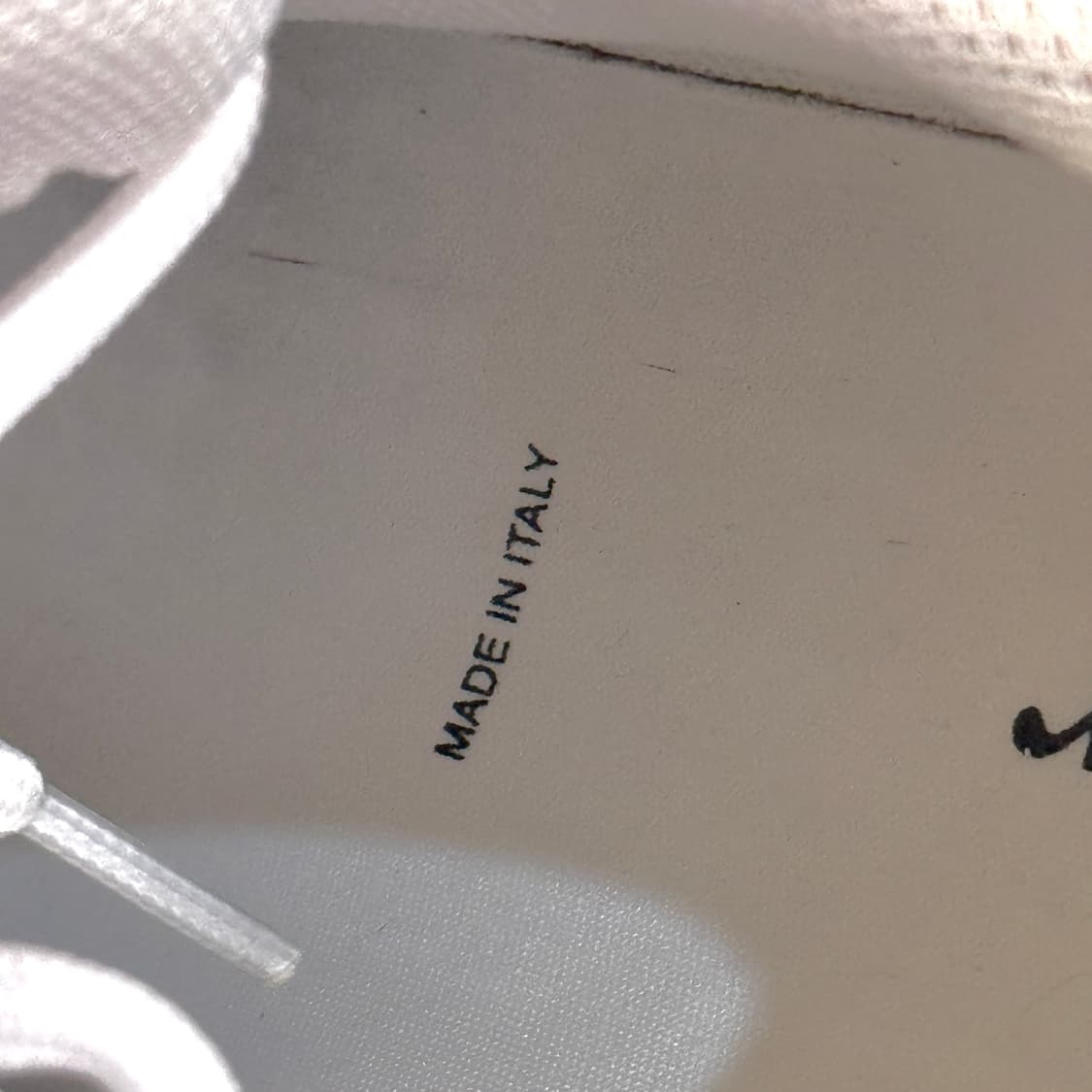 디올 b22 테크니컬 한정판 화이트 블루  상품이미지8