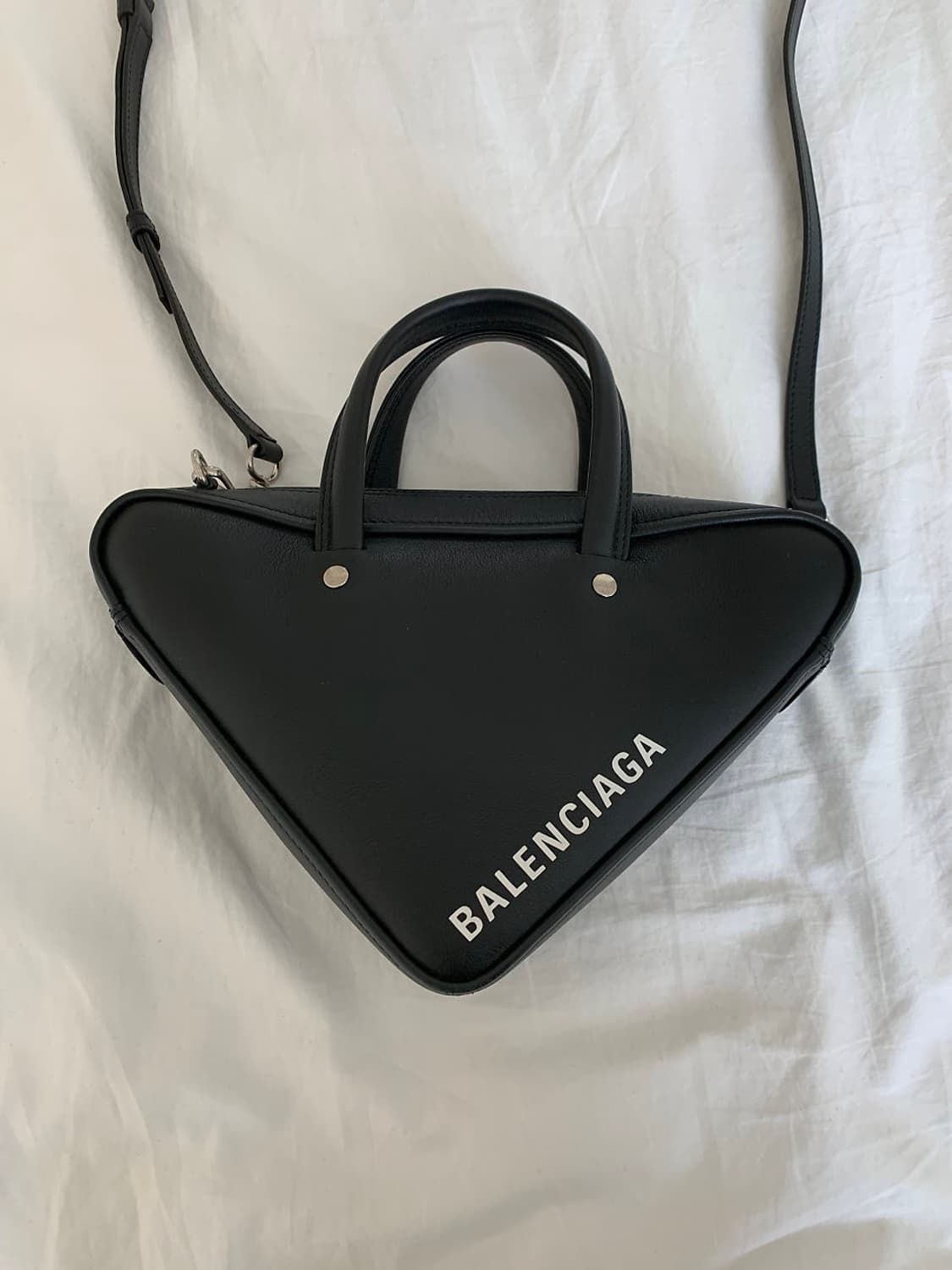 발렌시아가 트라이앵글 크로스백 토트백 상품이미지2