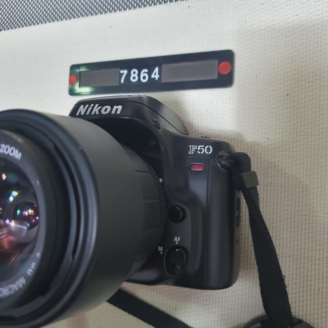 니콘 F 50 필름카메라 28-80 줌렌즈 상품이미지2