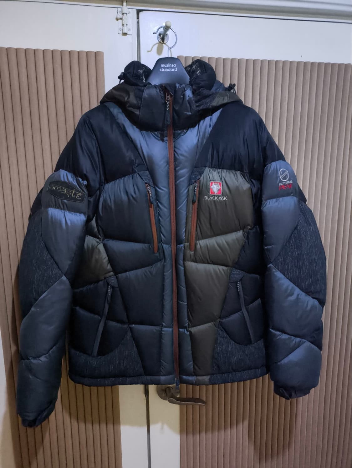 100 블랙야크 헤비 구스다운 대장급 패딩 상품이미지1