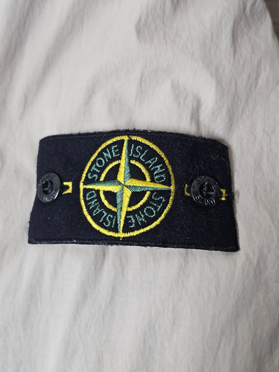 스톤아일랜드 브러쉬드 투포켓 나일론 코튼 오버셔츠 상품이미지4